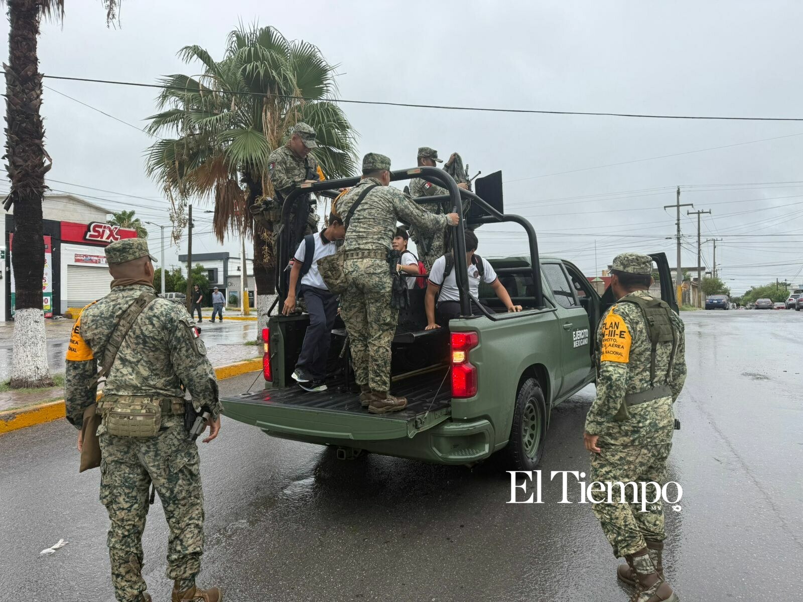 Lluvias activan auxilio militar y paralizan actividades en la Región Centro