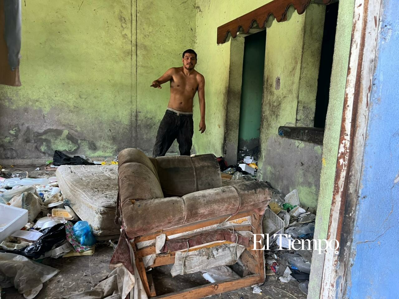 Policías estatales llevan ayuda y esperanza a David, hombre en condición vulnerable en Monclova