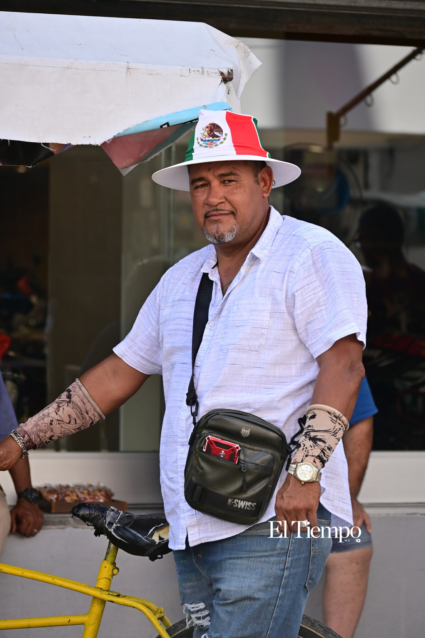 La afición mundialista comienza a aparecer en Monclova