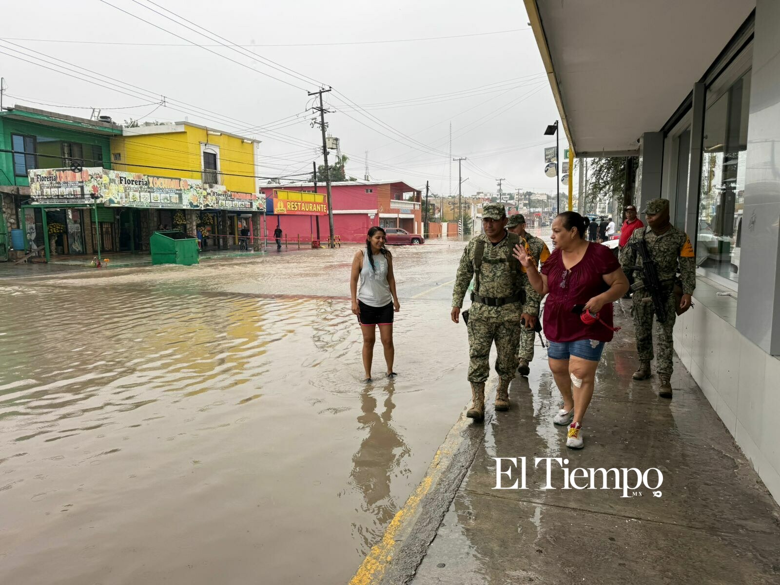 Lluvias activan auxilio militar y paralizan actividades en la Región Centro