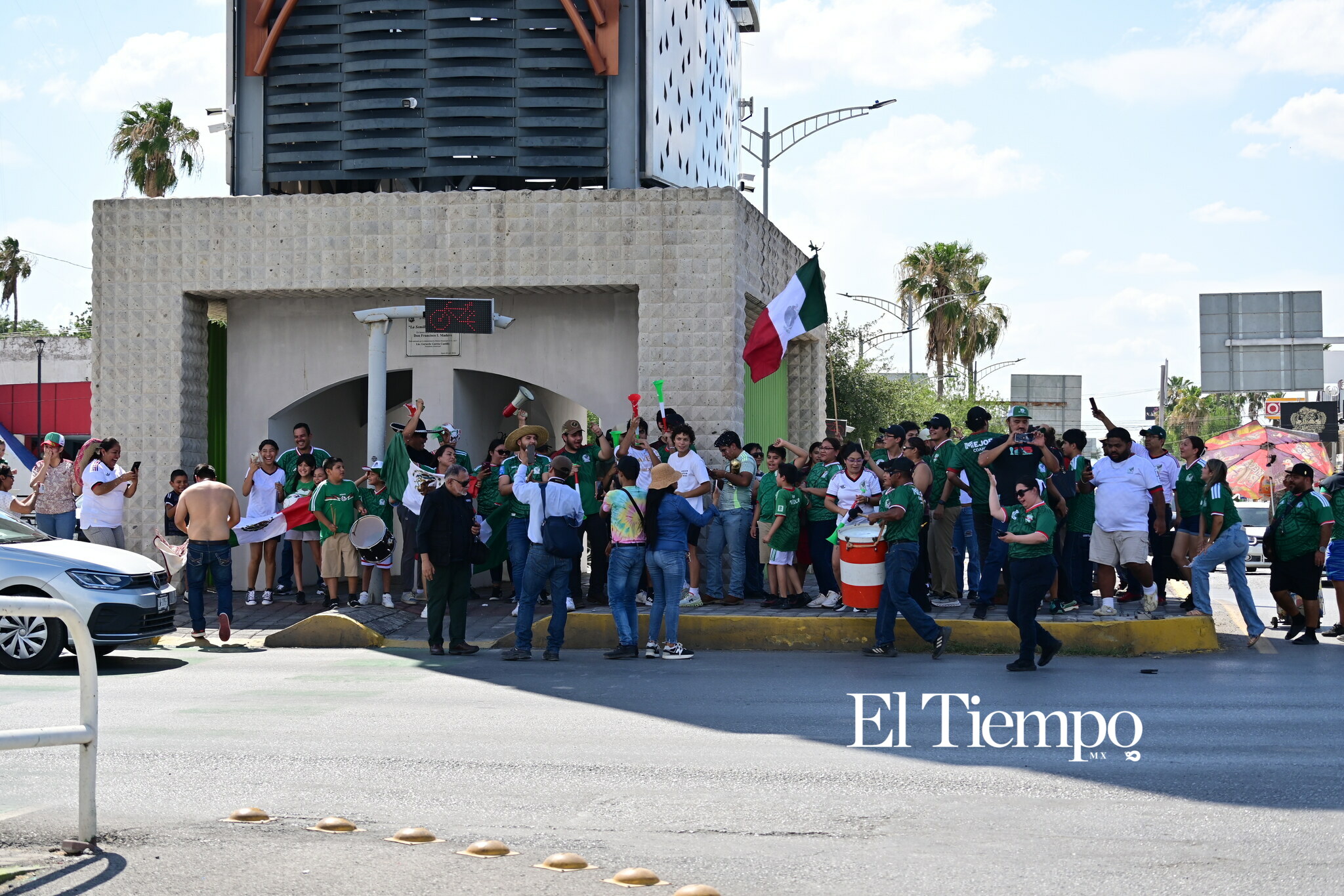 Monclova y Frontera celebran el triunfo del Tri