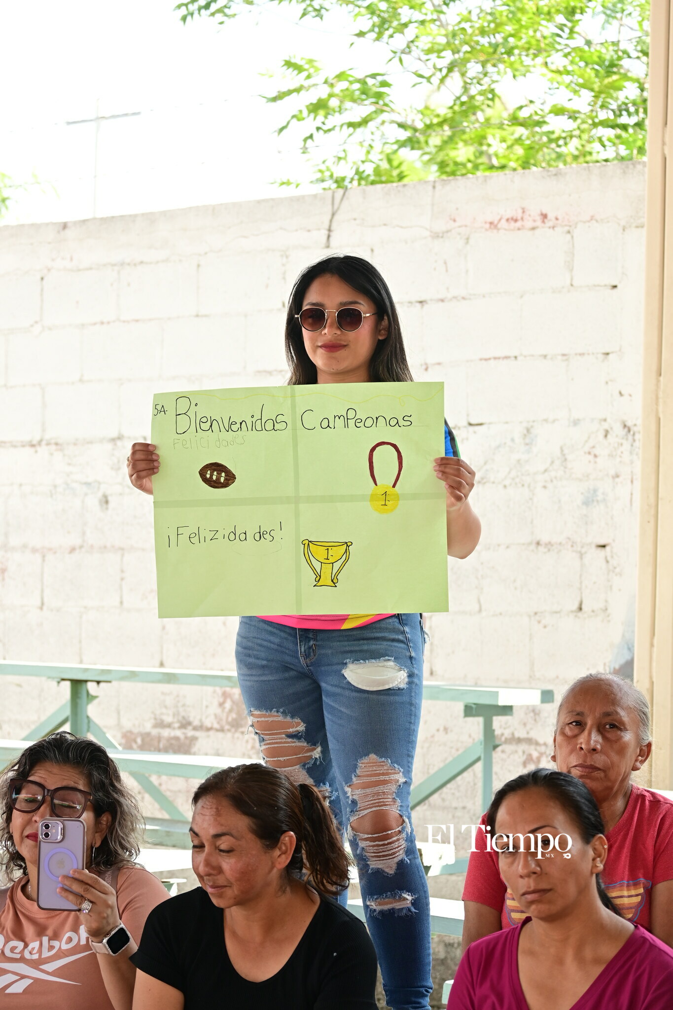 Reciben como campeonas a alumnas de Ferrocarriles