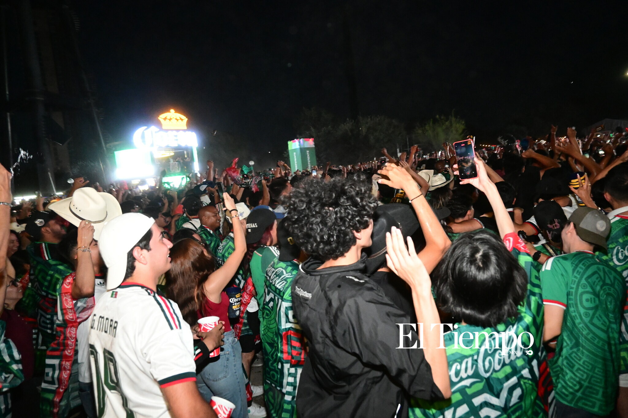 La fiesta que no se vio en la cancha: así vivió Monterrey el triunfo de México