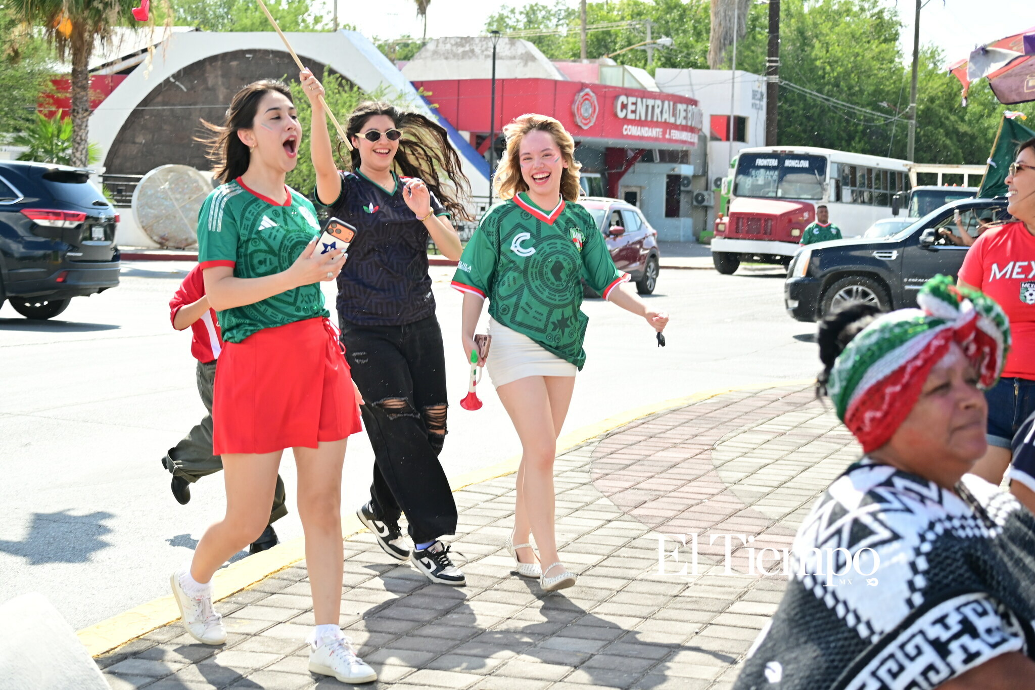 Monclova y Frontera celebran el triunfo del Tri