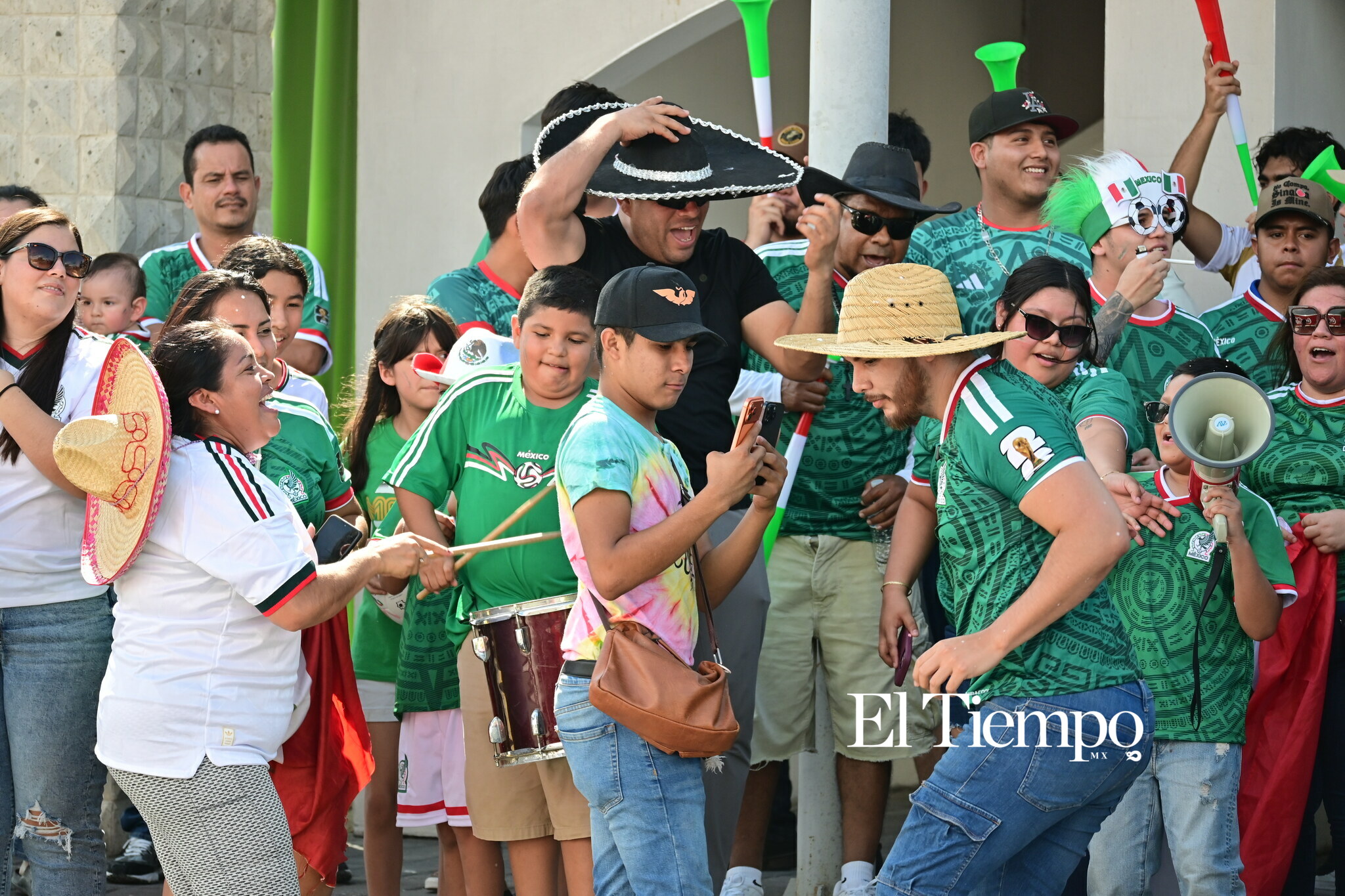 Monclova y Frontera celebran el triunfo del Tri