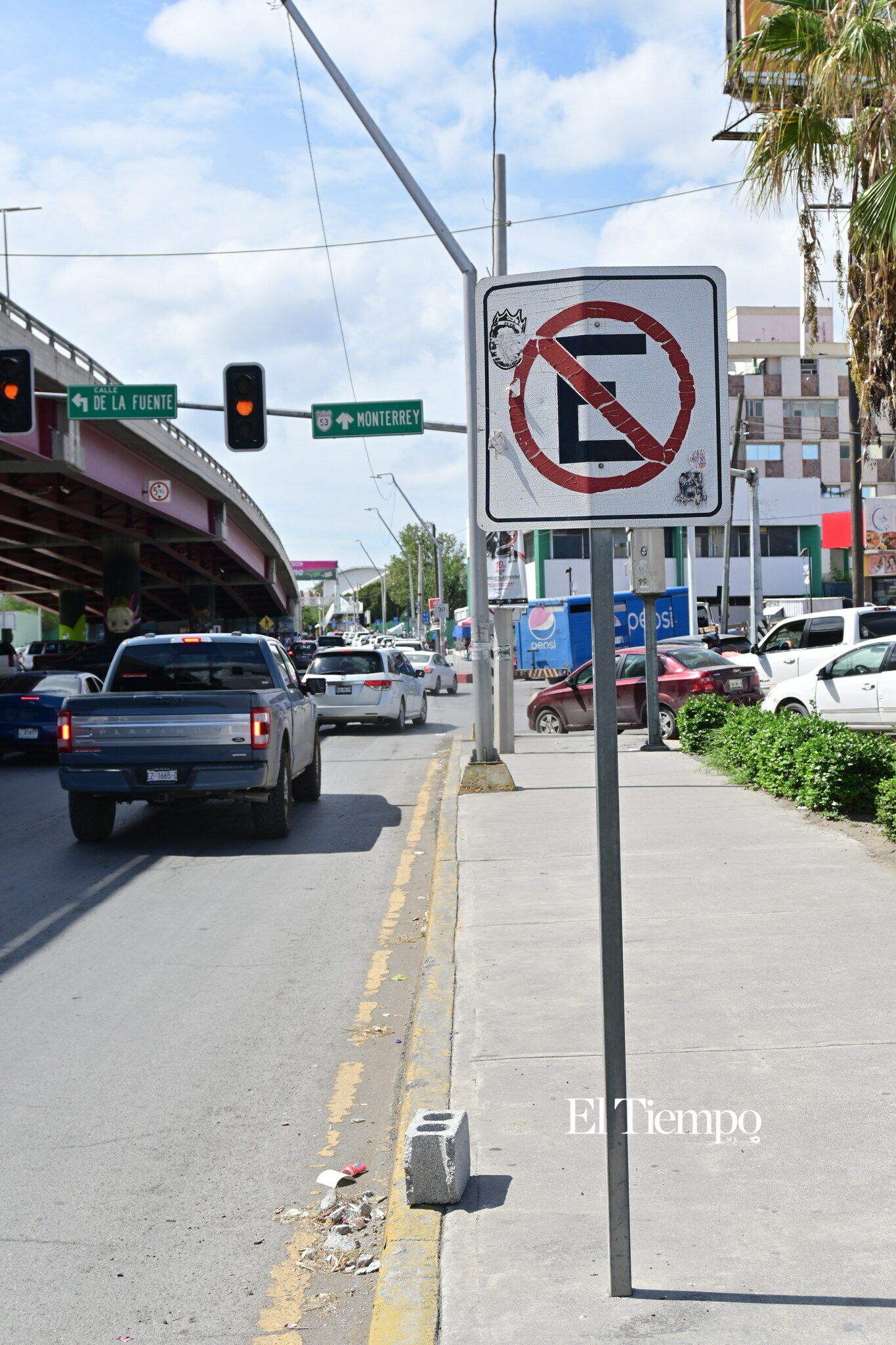 Van más de 500 multas por estacionarse en zonas prohibidas