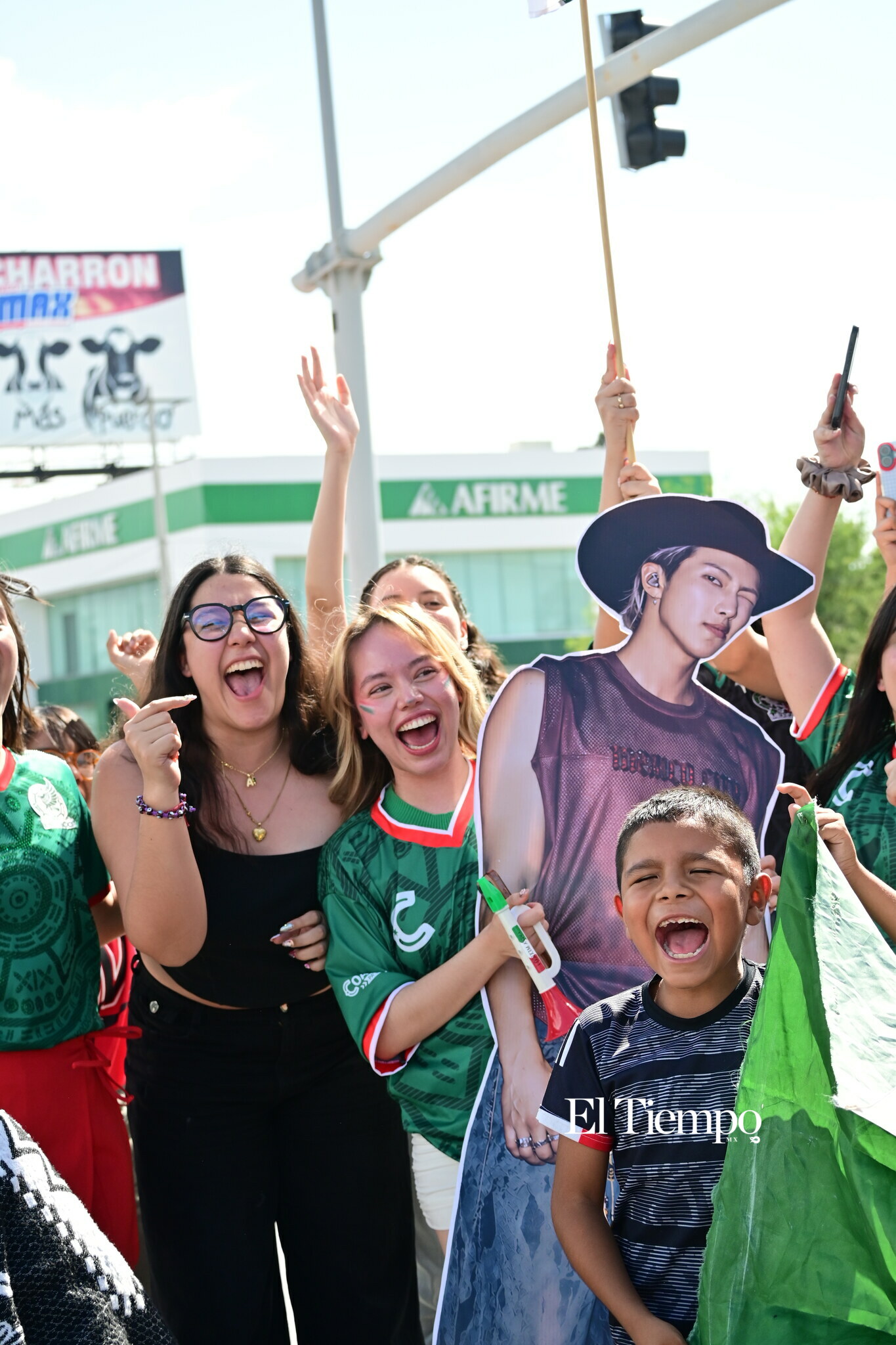 Monclova y Frontera celebran el triunfo del Tri