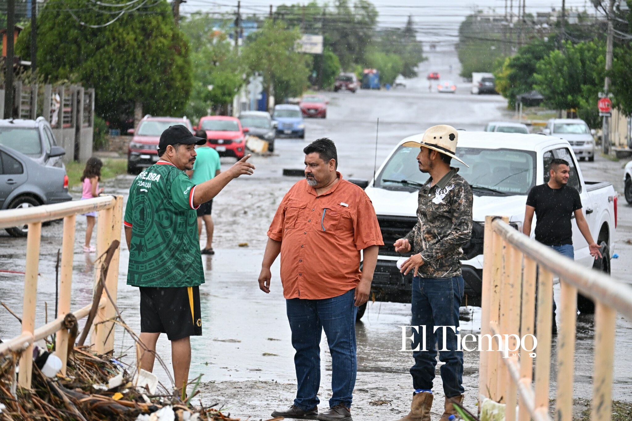Bajo el agua: las imágenes de una jornada de emergencia