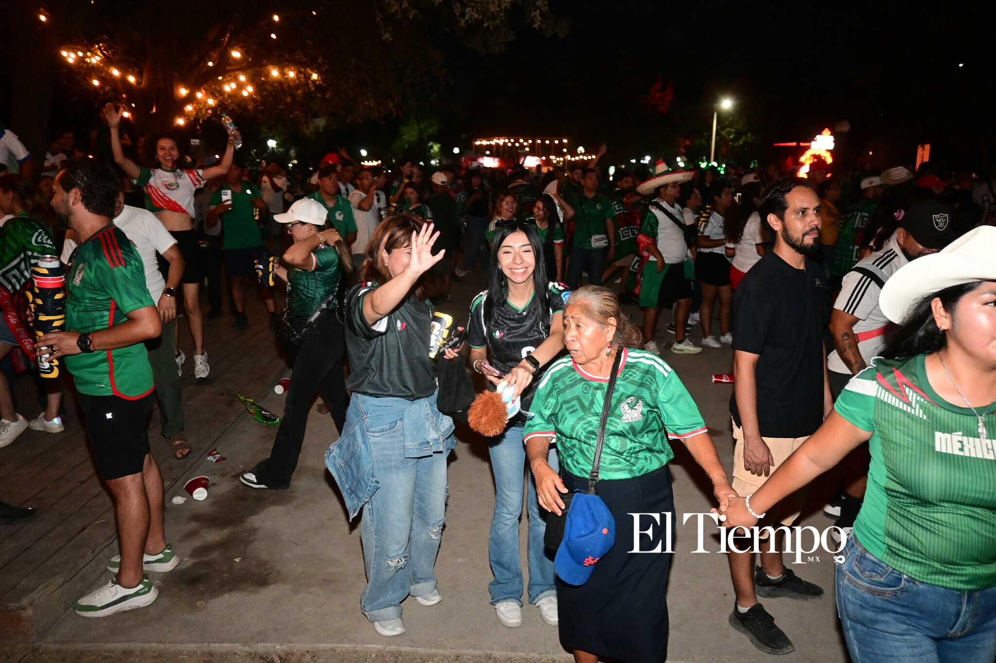 La fiesta que no se vio en la cancha: así vivió Monterrey el triunfo de México