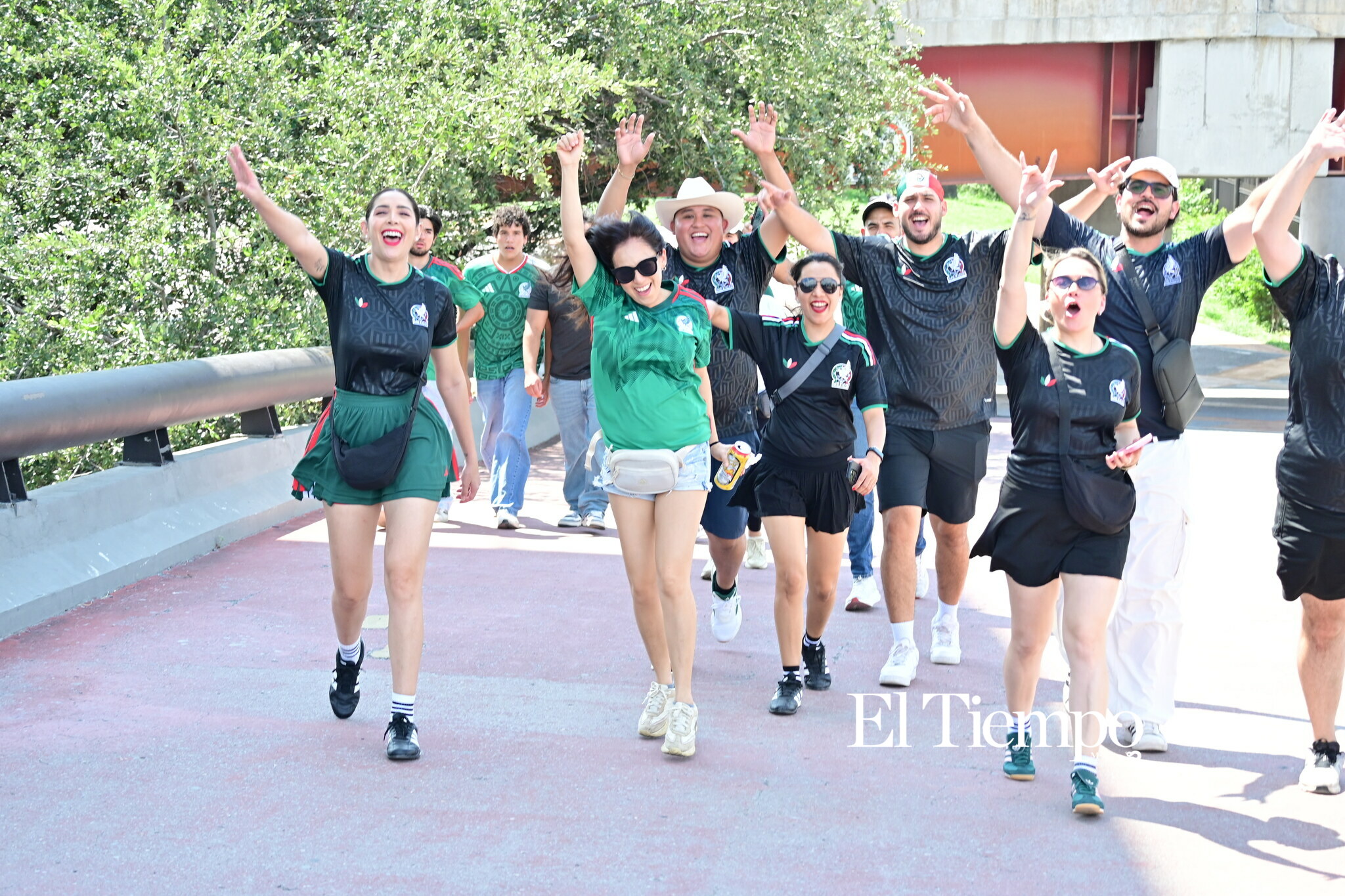 El Mundial se vive en Monterrey: color, pasión y afición en el Fan Fest