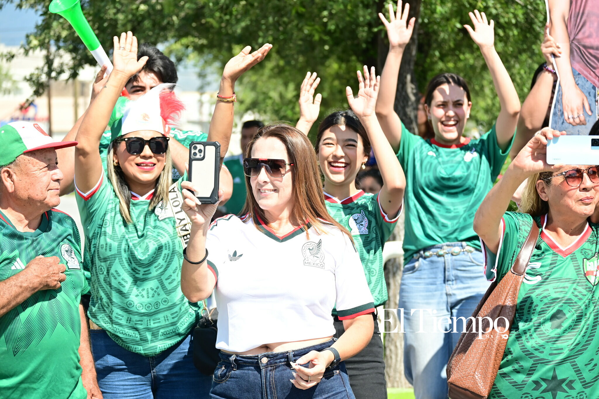 Monclova y Frontera celebran el triunfo del Tri