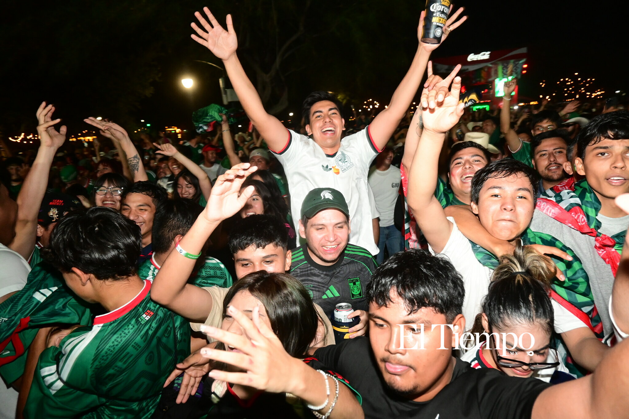 La fiesta que no se vio en la cancha: así vivió Monterrey el triunfo de México