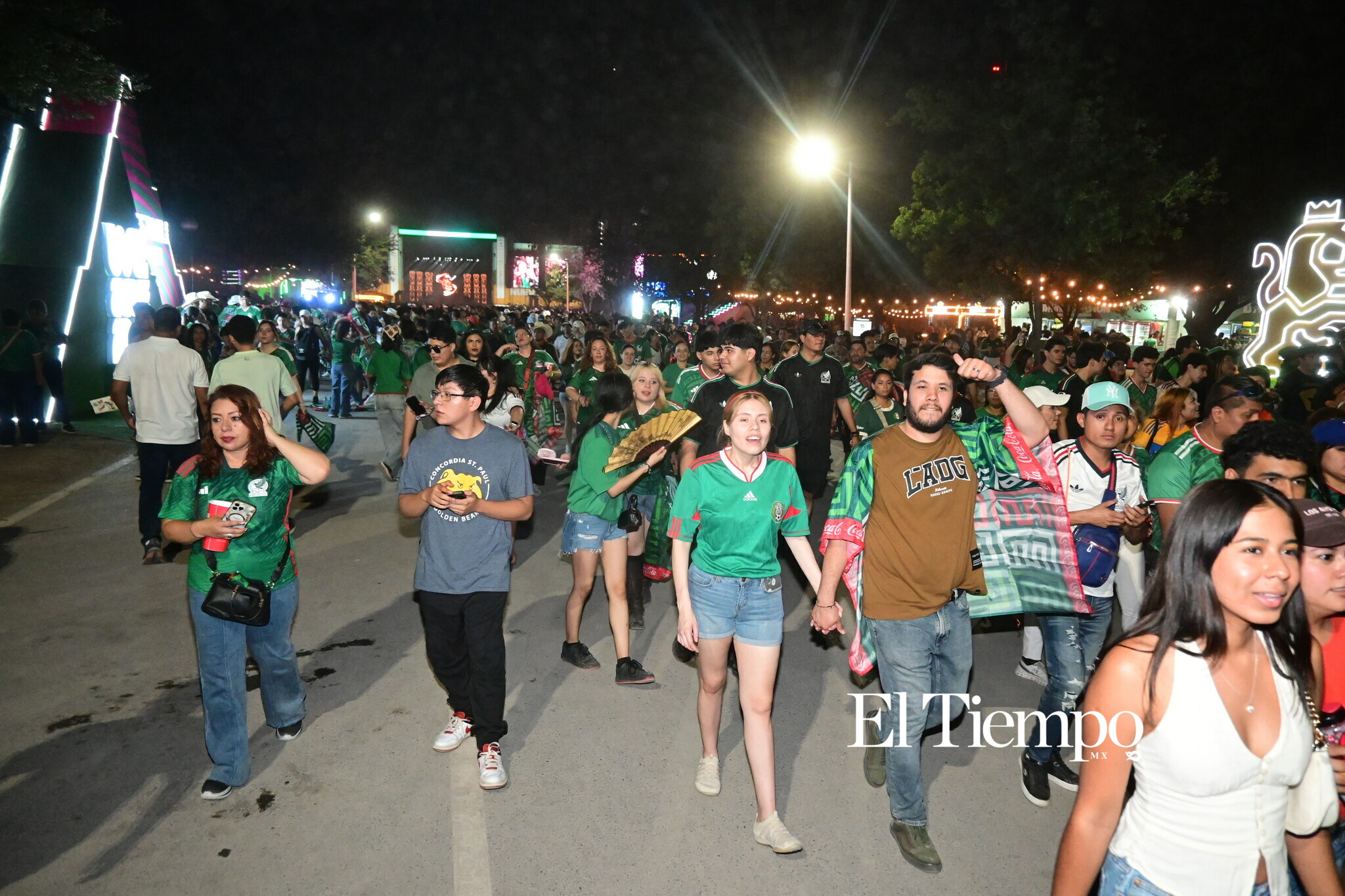La fiesta que no se vio en la cancha: así vivió Monterrey el triunfo de México