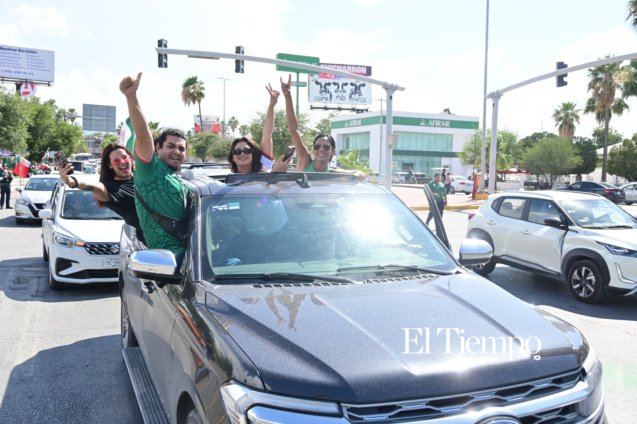 Monclova y Frontera celebran el triunfo del Tri
