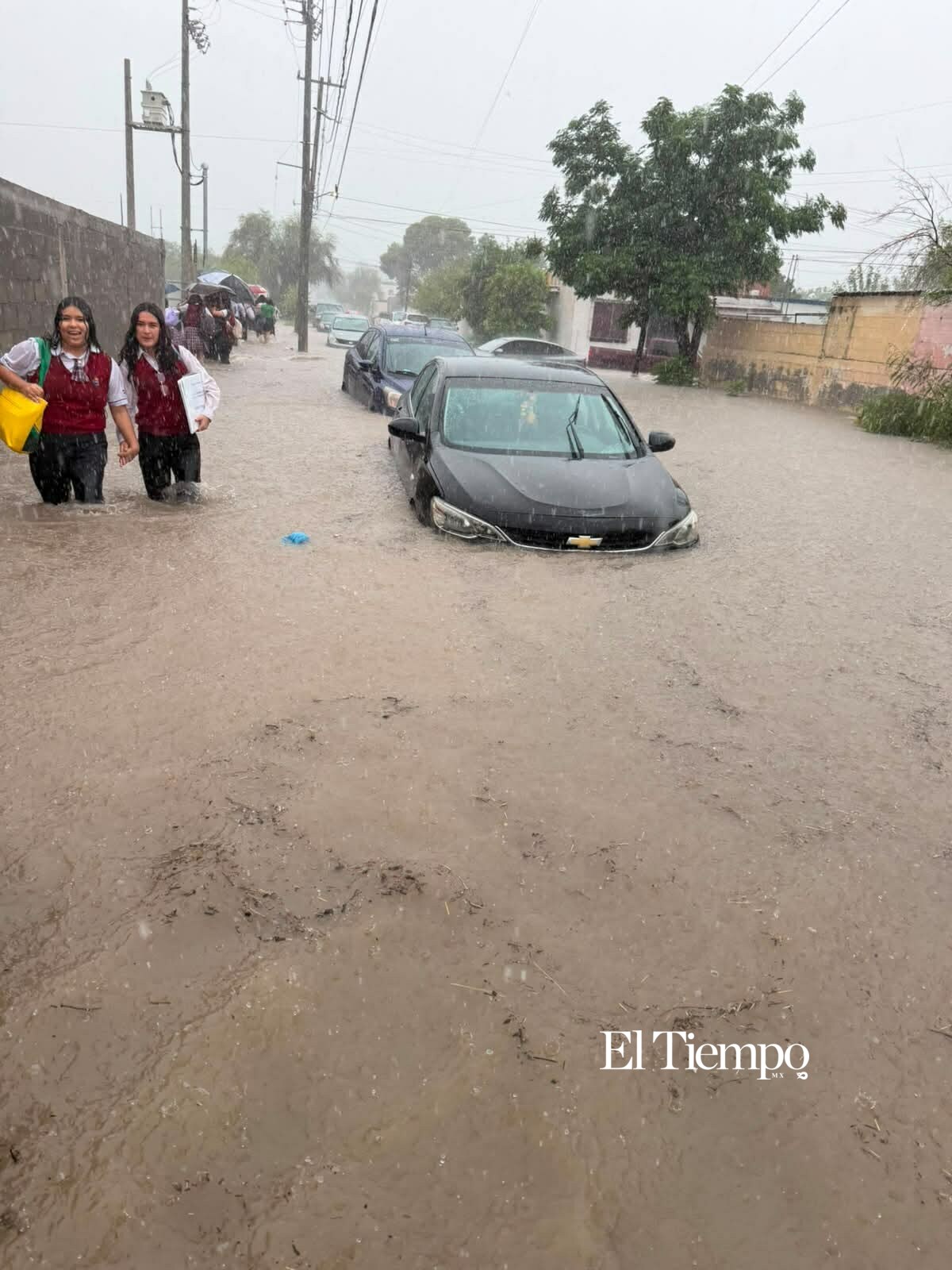 Bajo el agua: las imágenes de una jornada de emergencia