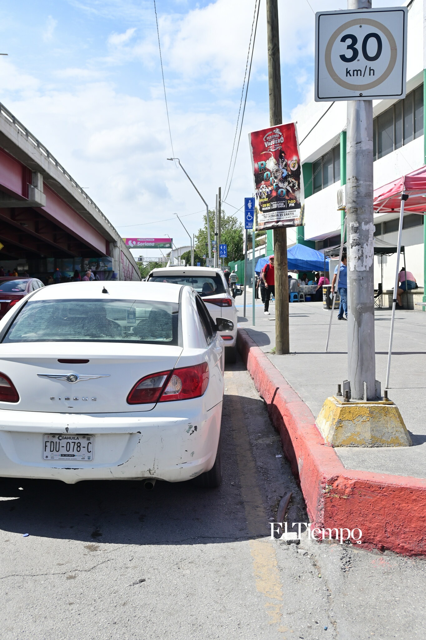 Van más de 500 multas por estacionarse en zonas prohibidas