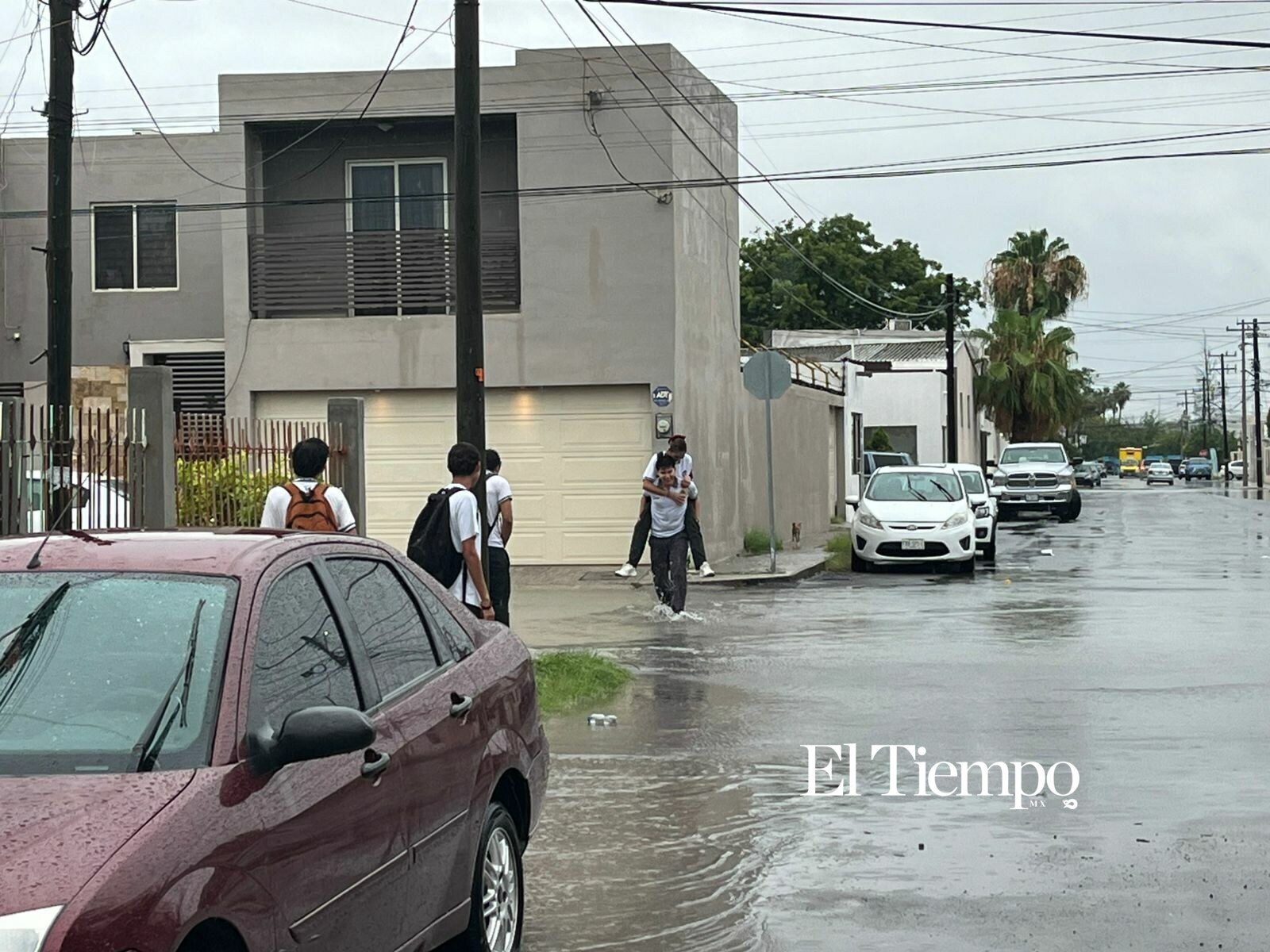 Bajo el agua: las imágenes de una jornada de emergencia