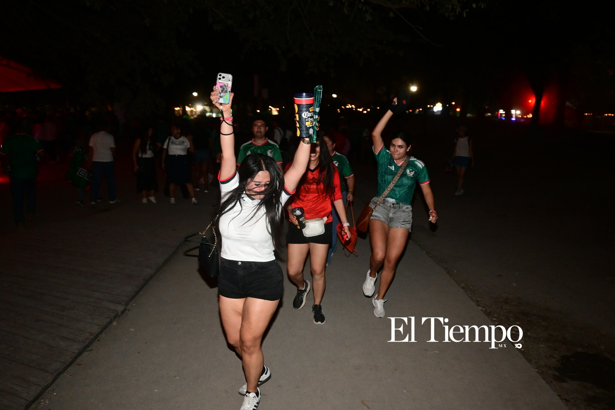 La fiesta que no se vio en la cancha: así vivió Monterrey el triunfo de México