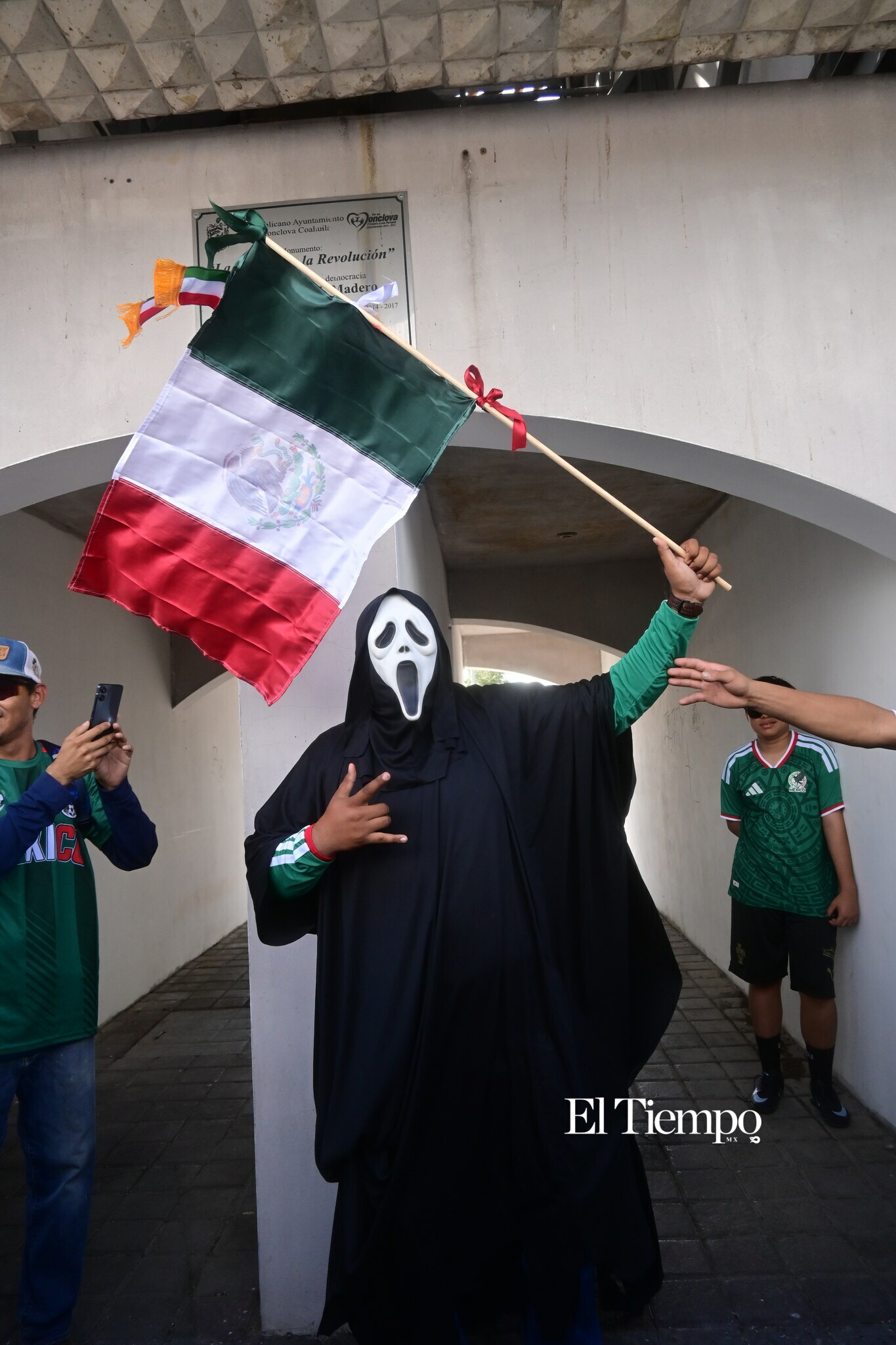 Monclova y Frontera celebran el triunfo del Tri