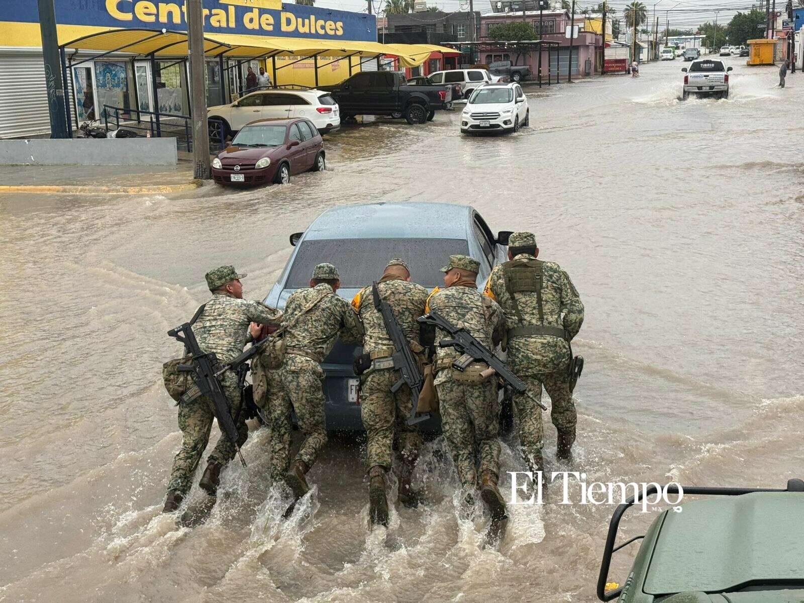 Lluvias activan auxilio militar y paralizan actividades en la Región Centro