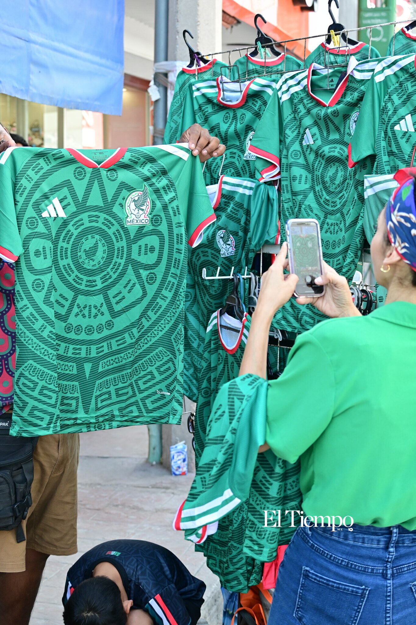 La afición mundialista comienza a aparecer en Monclova