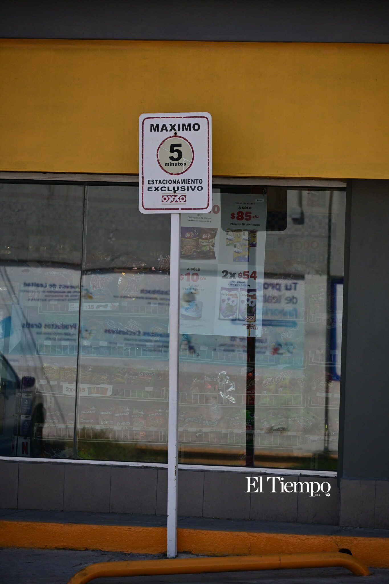 Señal que indica el tiempo permitido para estacionarse