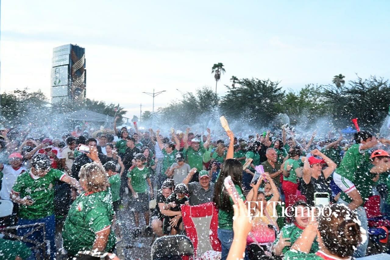 Festejo del primer gol de México