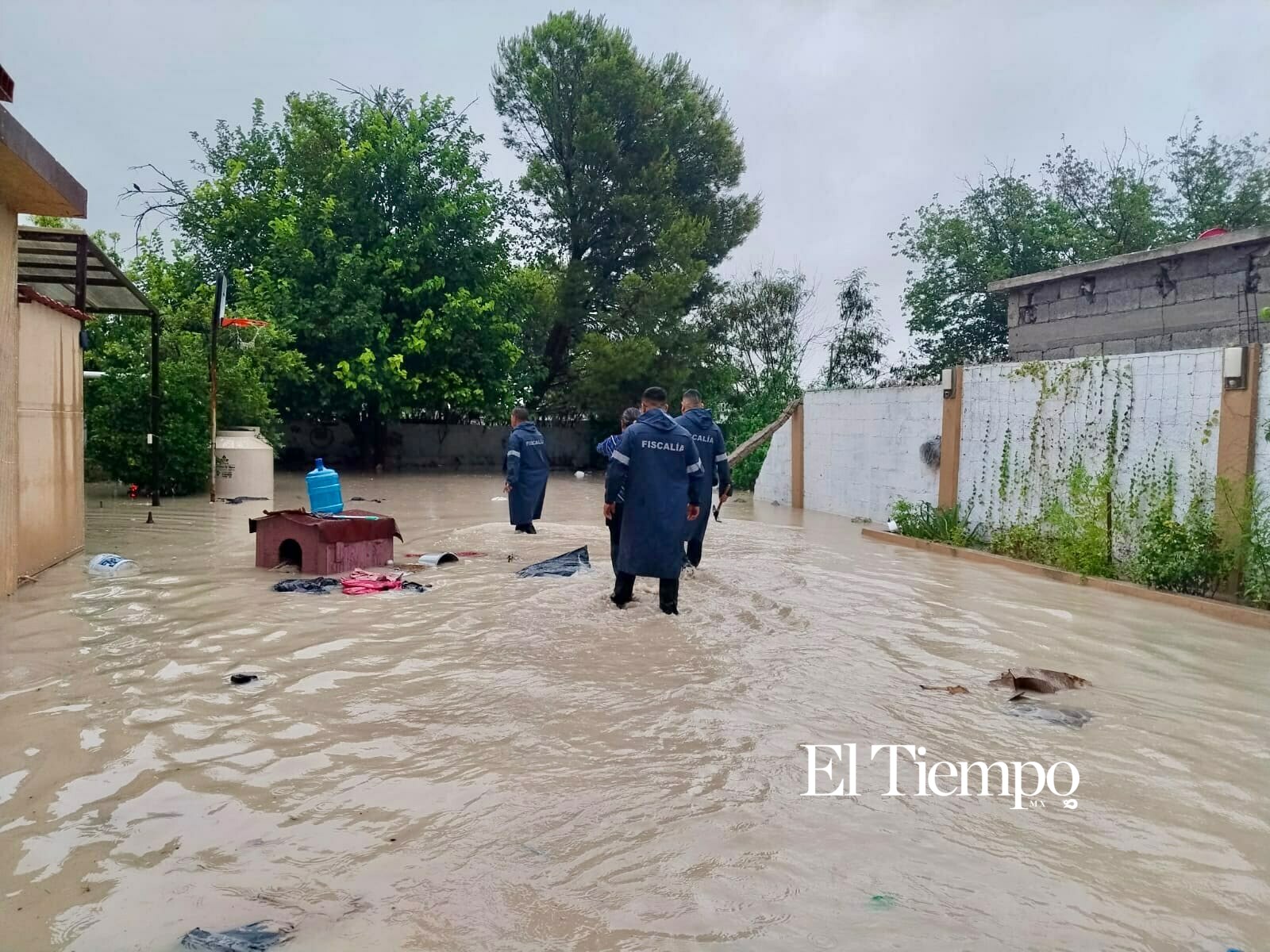 AIC refuerza labores de auxilio tras las lluvias en Castaños; apoyan a familias y automovilistas