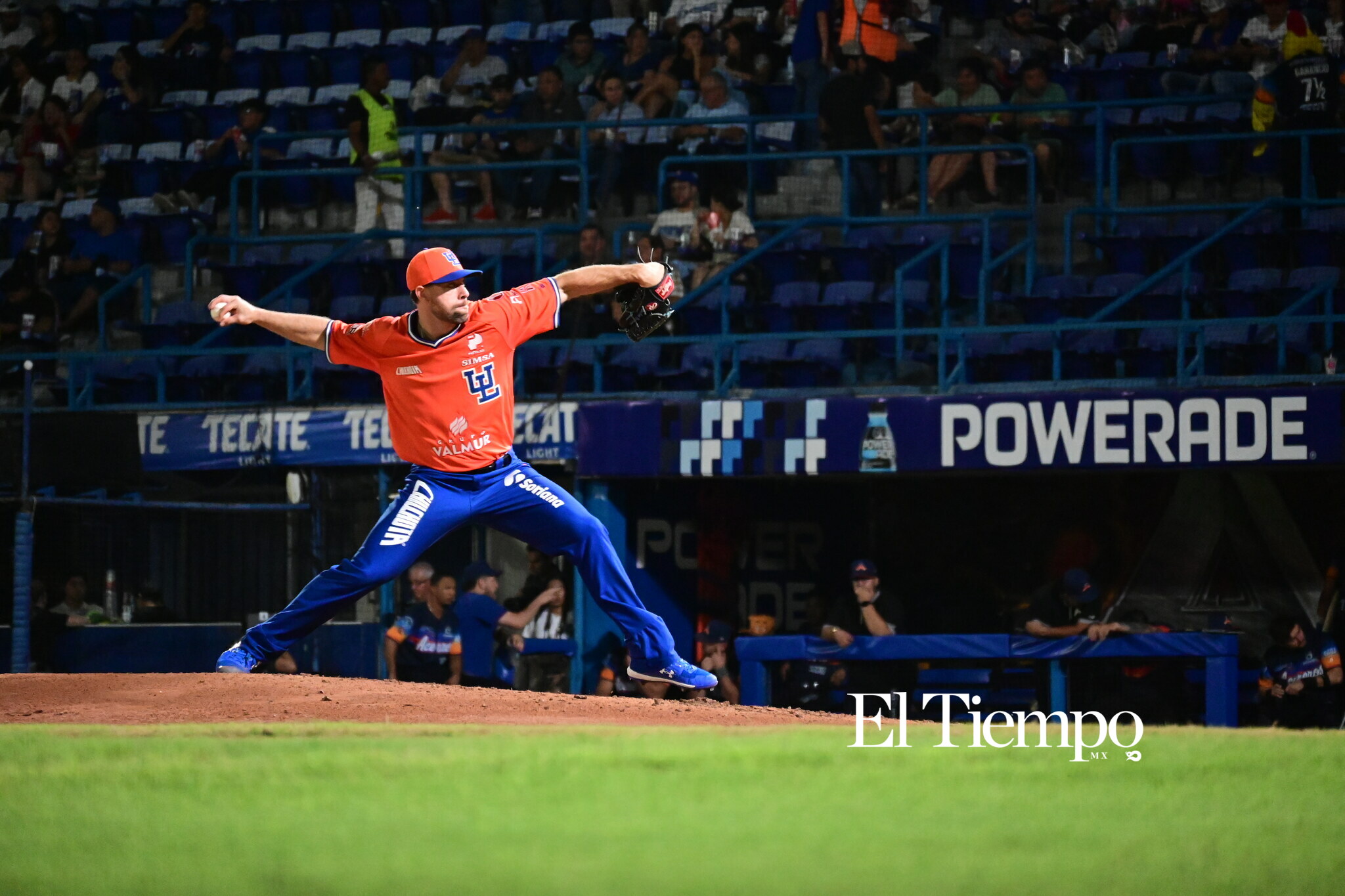 La afición responde en una noche de béisbol con causa