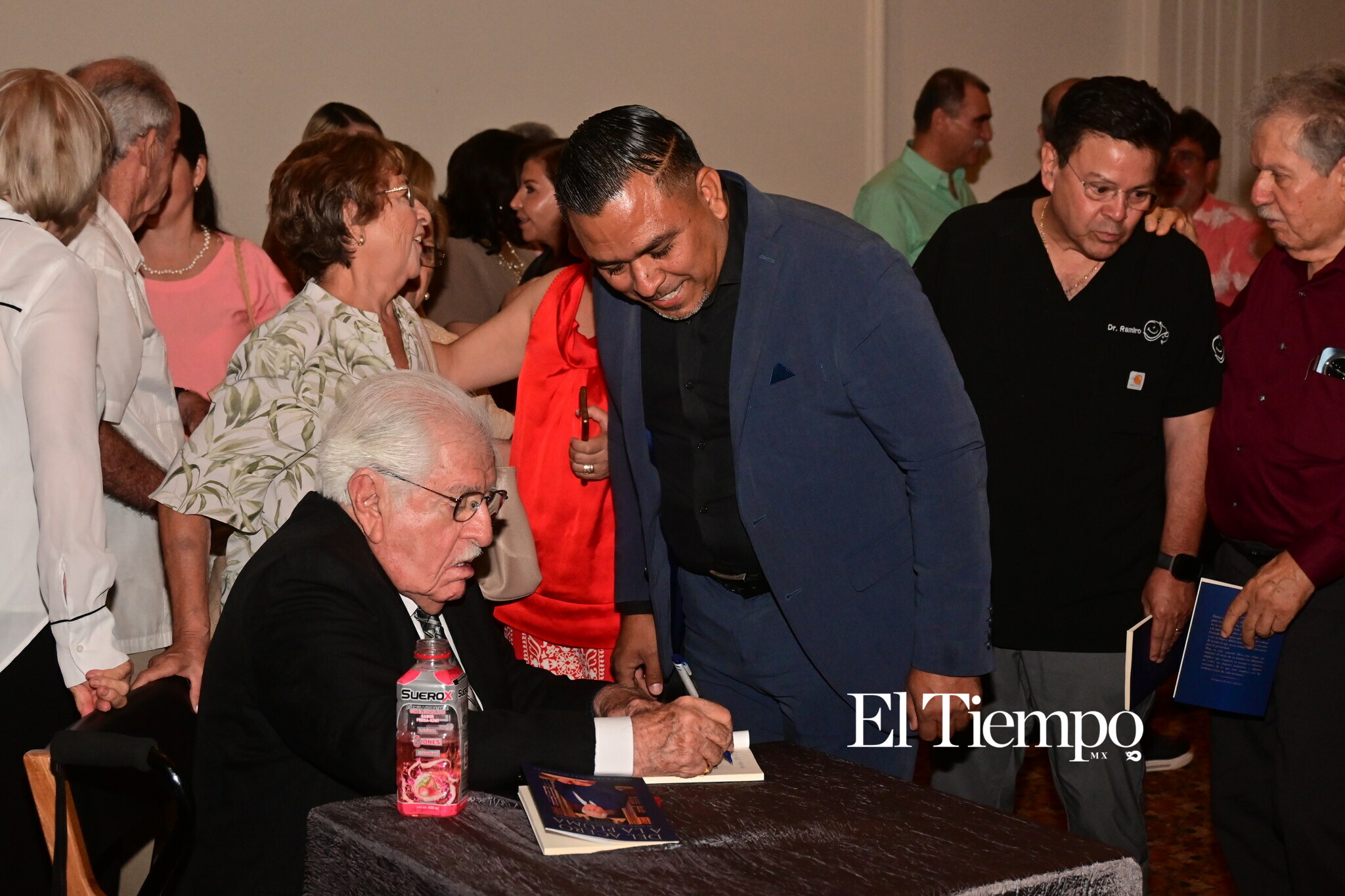 Felipe González presenta libro que rescata memoria familiar e historia regional de Monclova