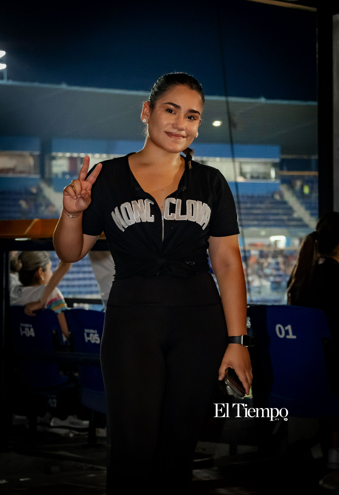 Galería fotográfica: Afición y emoción protagonizan una vibrante noche de béisbol en Monclova con Acereros