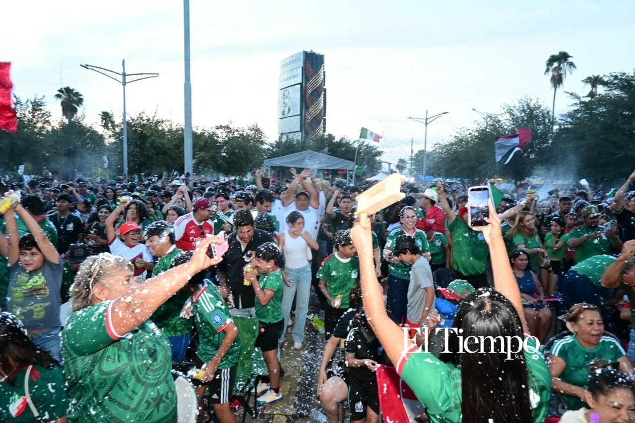 Festejo del primer gol de México
