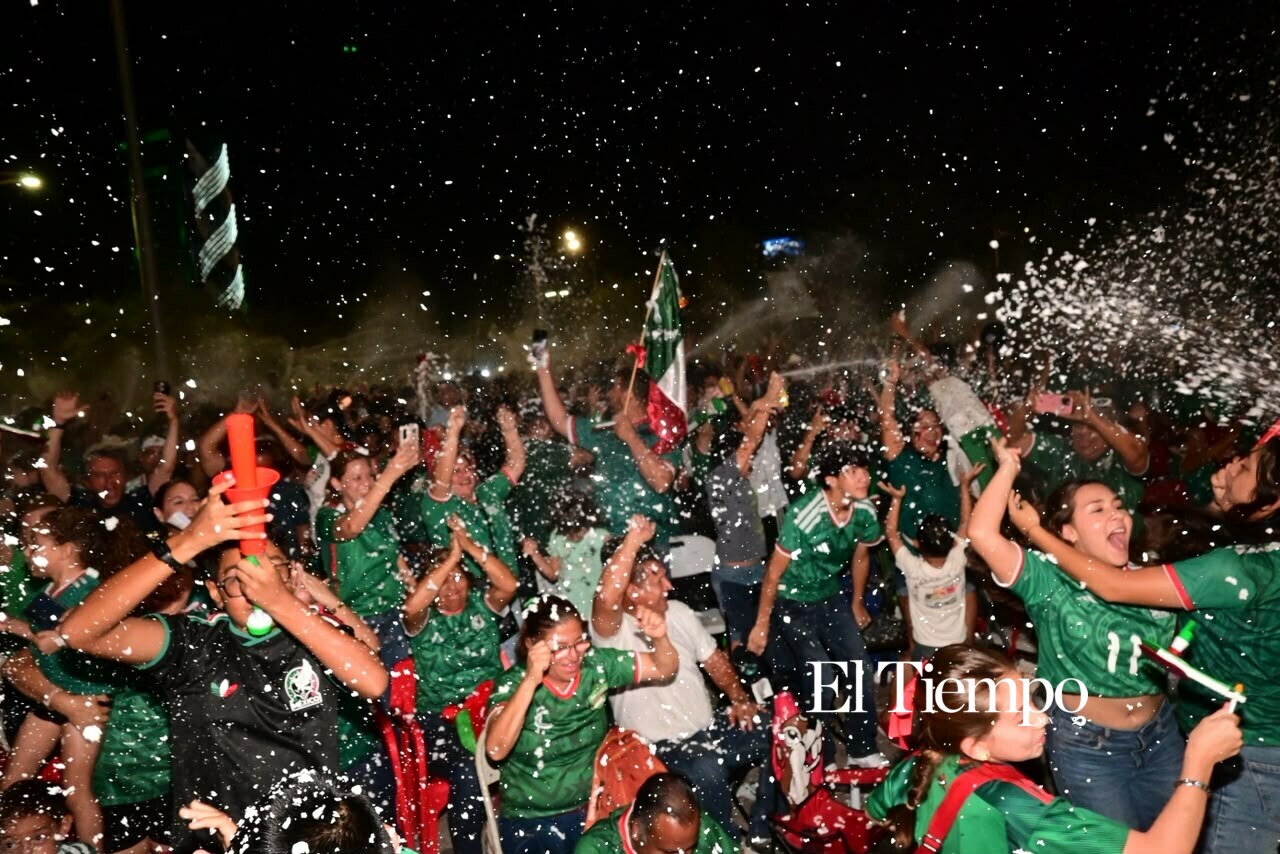 Galería fotográfica: Monclovenses festejan con euforia el segundo gol de la Seleccion Mexicana