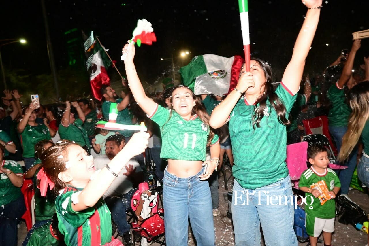 Monclovenses festejan con euforia el segundo gol de la Seleccion Mexicana