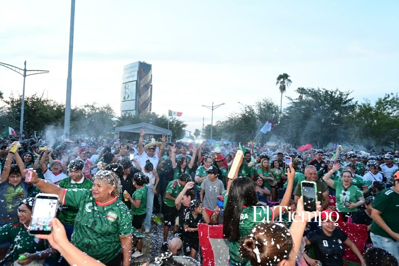 Festejo del primer gol de México