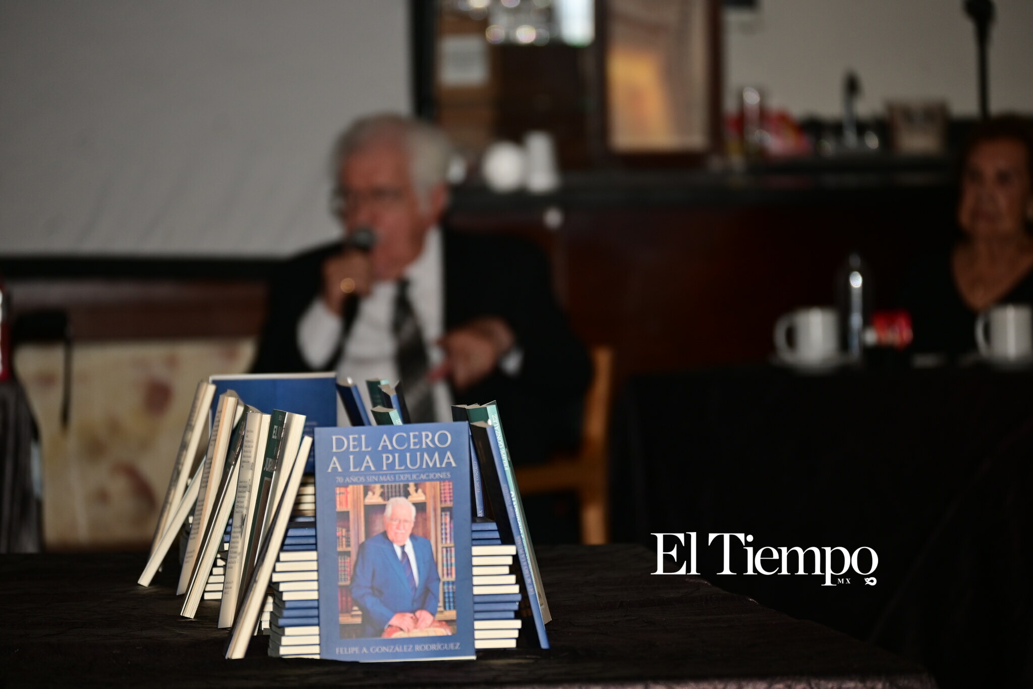 Felipe González presenta libro que rescata memoria familiar e historia regional de Monclova