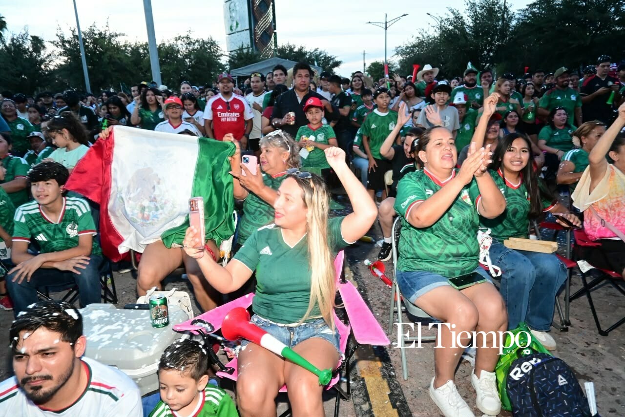 Festejo del primer gol de México