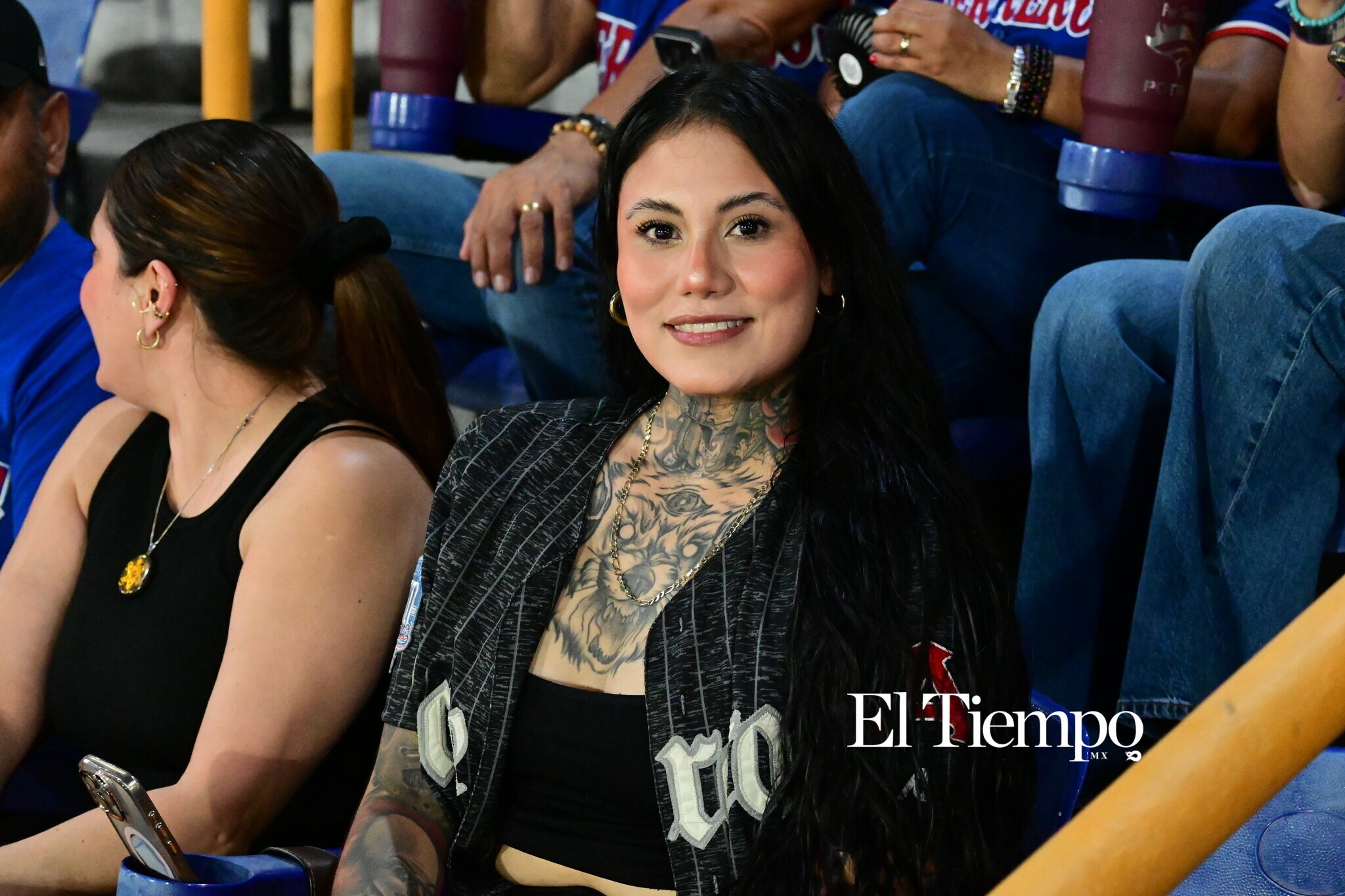 Familias llenan el estadio para apoyar a los Acereros