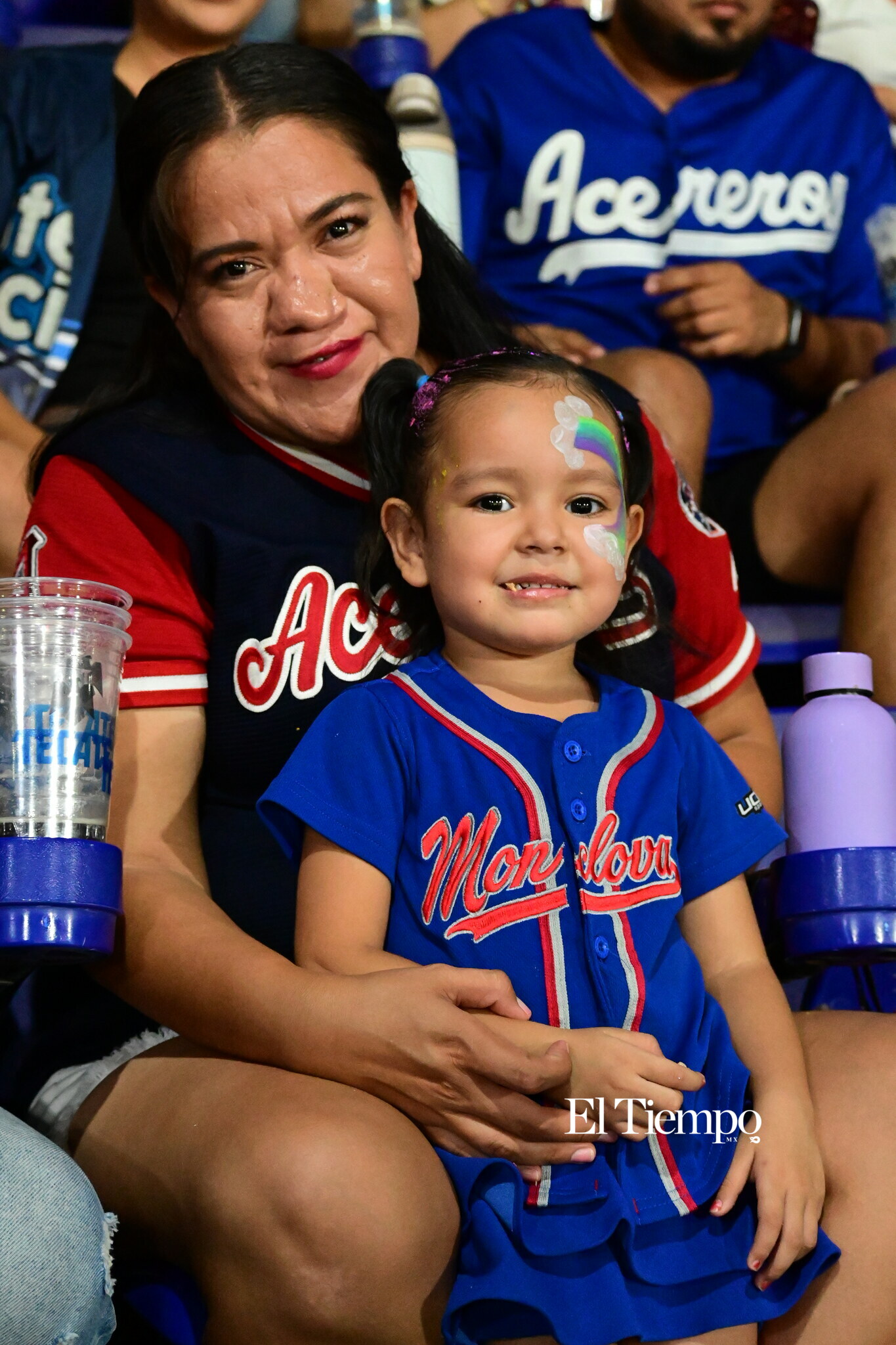 Familias llenan el estadio para apoyar a los Acereros