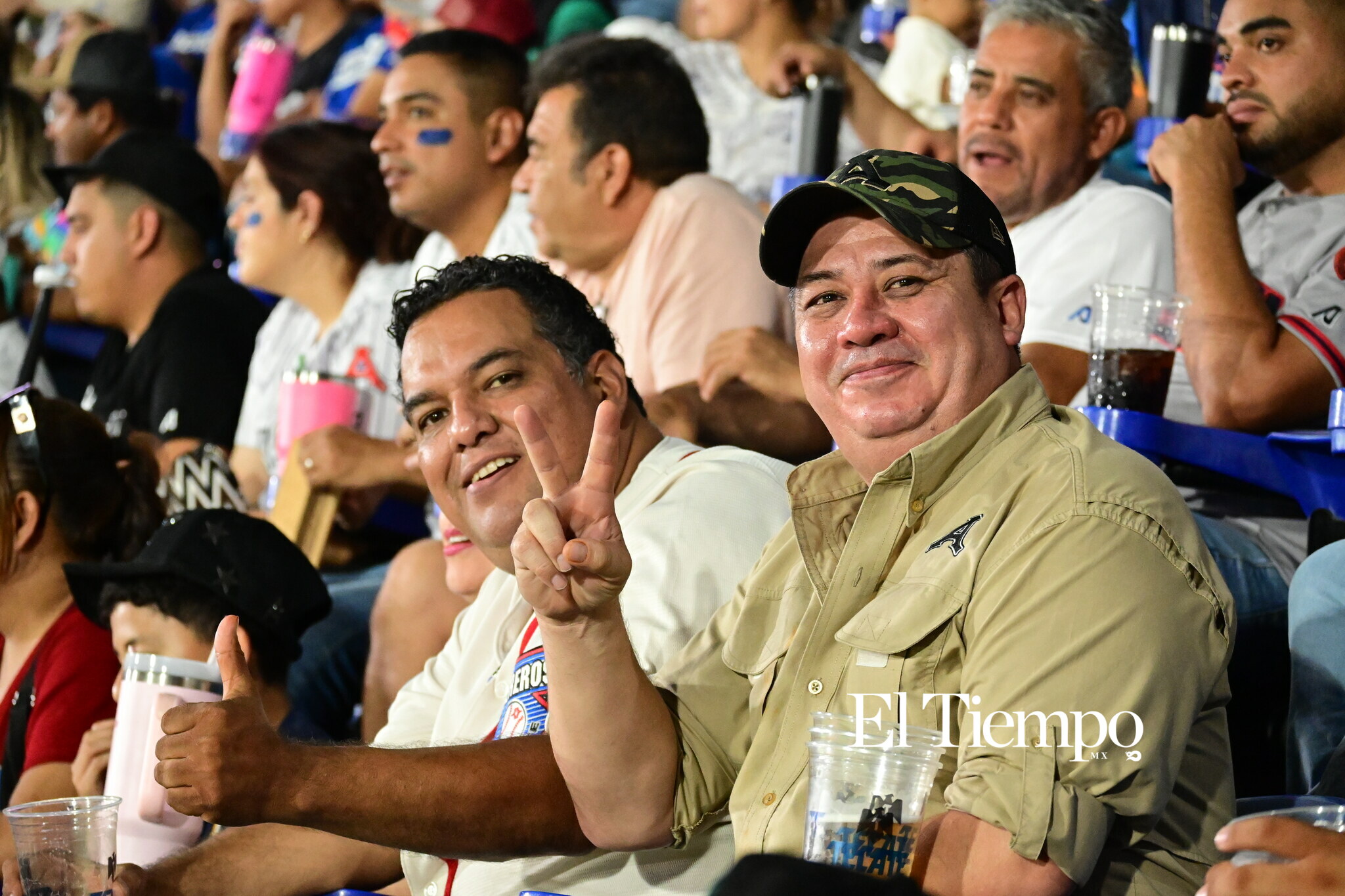 Familias llenan el estadio para apoyar a los Acereros