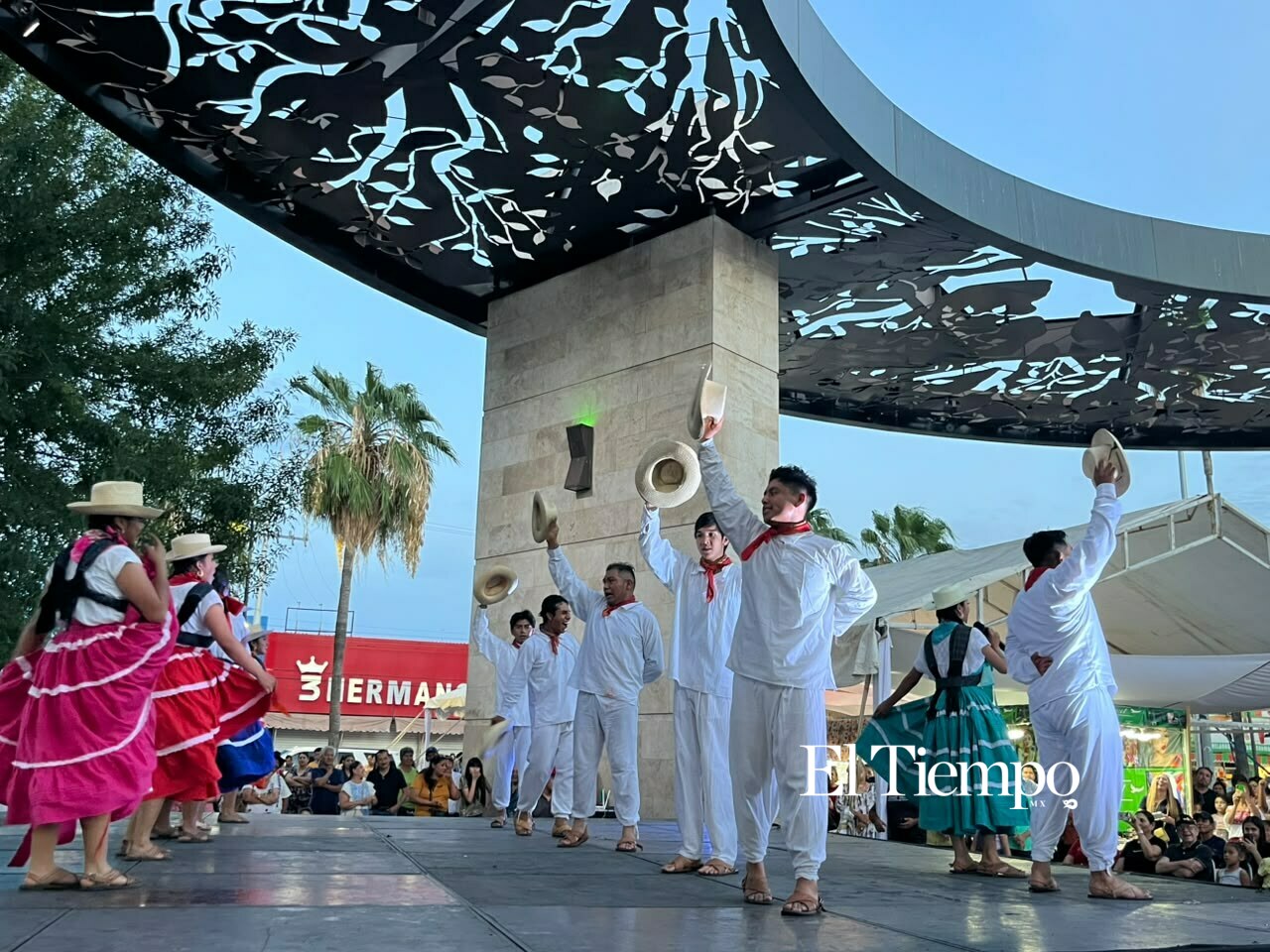 Guelaguetza llena de tradición a Monclova