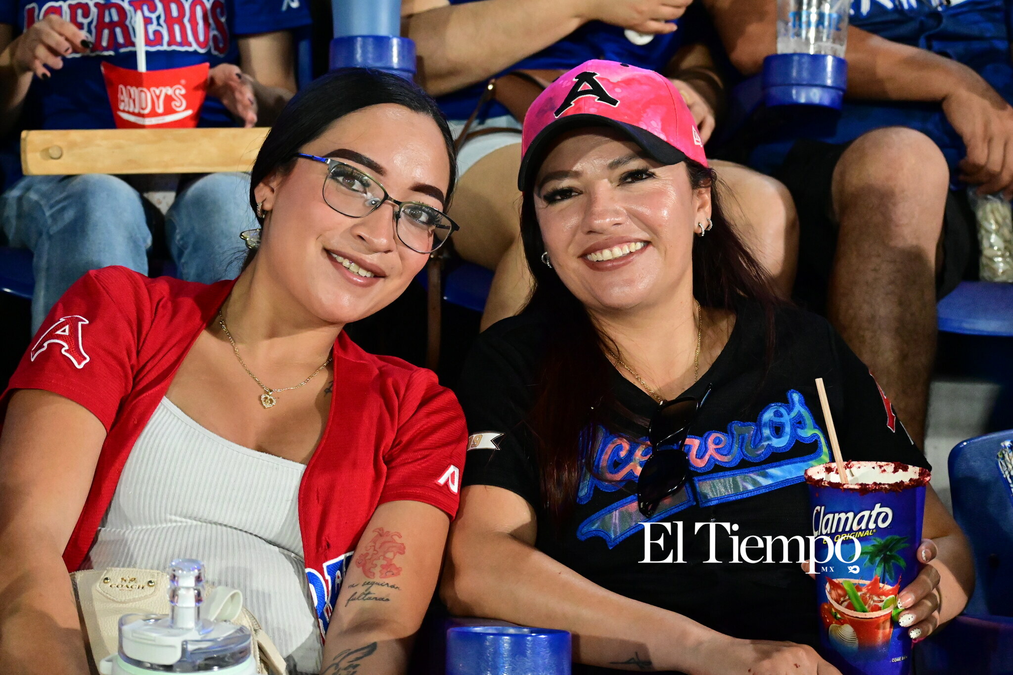 Familias llenan el estadio para apoyar a los Acereros