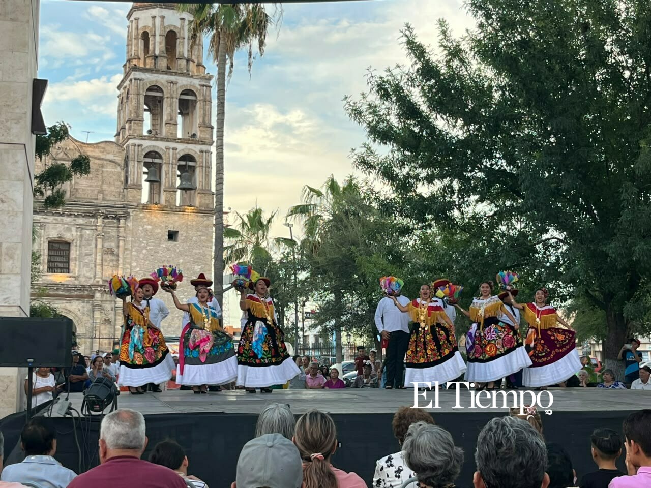 Guelaguetza llena de tradición a Monclova