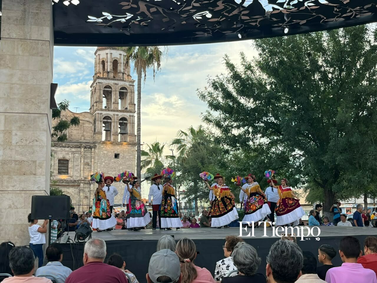 Guelaguetza llena de tradición a Monclova