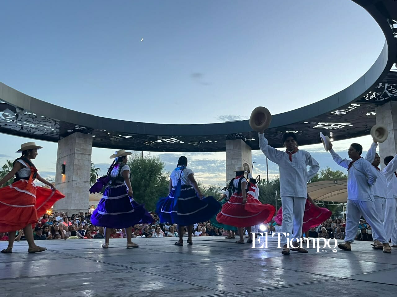 Guelaguetza llena de tradición a Monclova