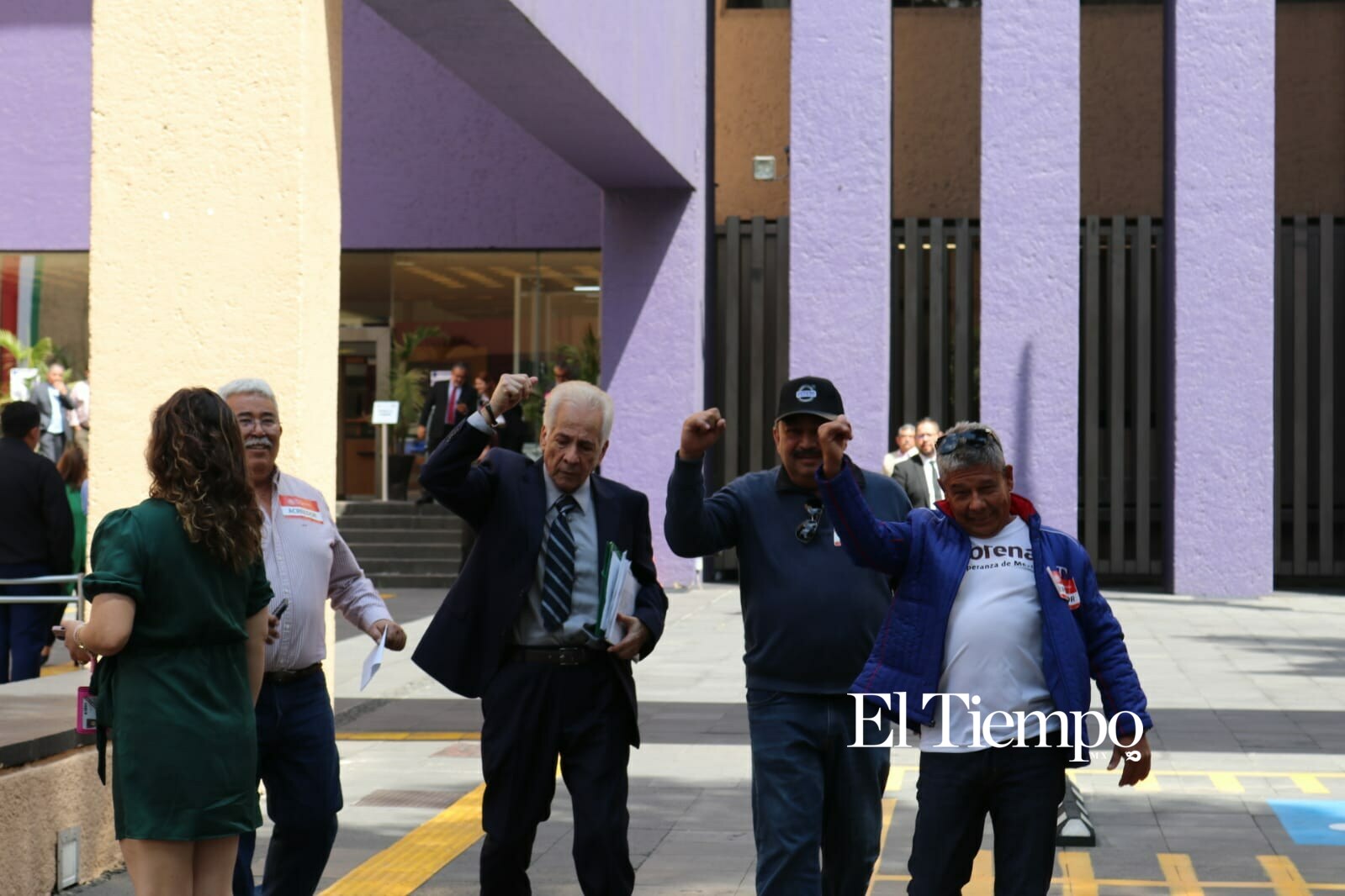 Momentos donde va saliendo el nuevo dueño de AHMSA