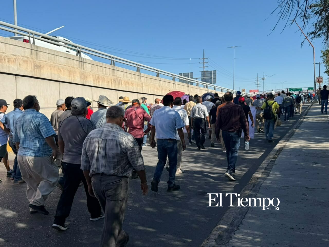💢Así se vivió la marcha pacífica de los obreros de AHMSA en Monclova