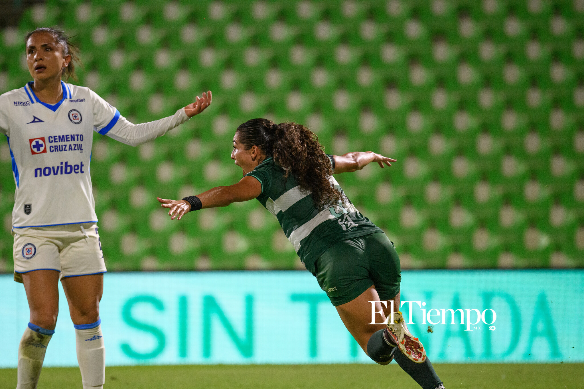 Santos Laguna vs Cruz Azul | Liga MX Femenil — Jornada 8

#LigaMXFemenil #Jornada8 #SantosFemenil #SantosLaguna #CruzAzulFemenil #CruzAzul #FutbolFemenil #FutbolFemenino #Soccer #Jugadoras #NikonMX #Torreon #FutbolMexicano #FotografiaDeportiva #WomenInSoccer