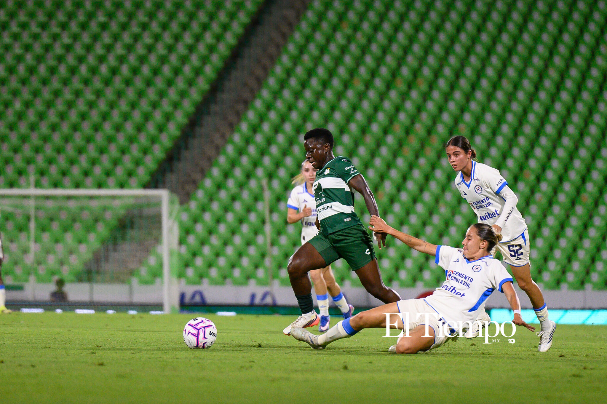 Santos Laguna vs Cruz Azul | Liga MX Femenil — Jornada 8

#LigaMXFemenil #Jornada8 #SantosFemenil #SantosLaguna #CruzAzulFemenil #CruzAzul #FutbolFemenil #FutbolFemenino #Soccer #Jugadoras #NikonMX #Torreon #FutbolMexicano #FotografiaDeportiva #WomenInSoccer