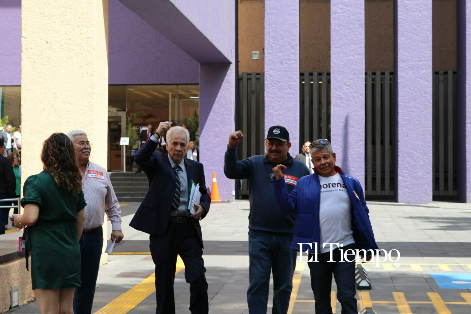 Momentos donde va saliendo el nuevo dueño de AHMSA